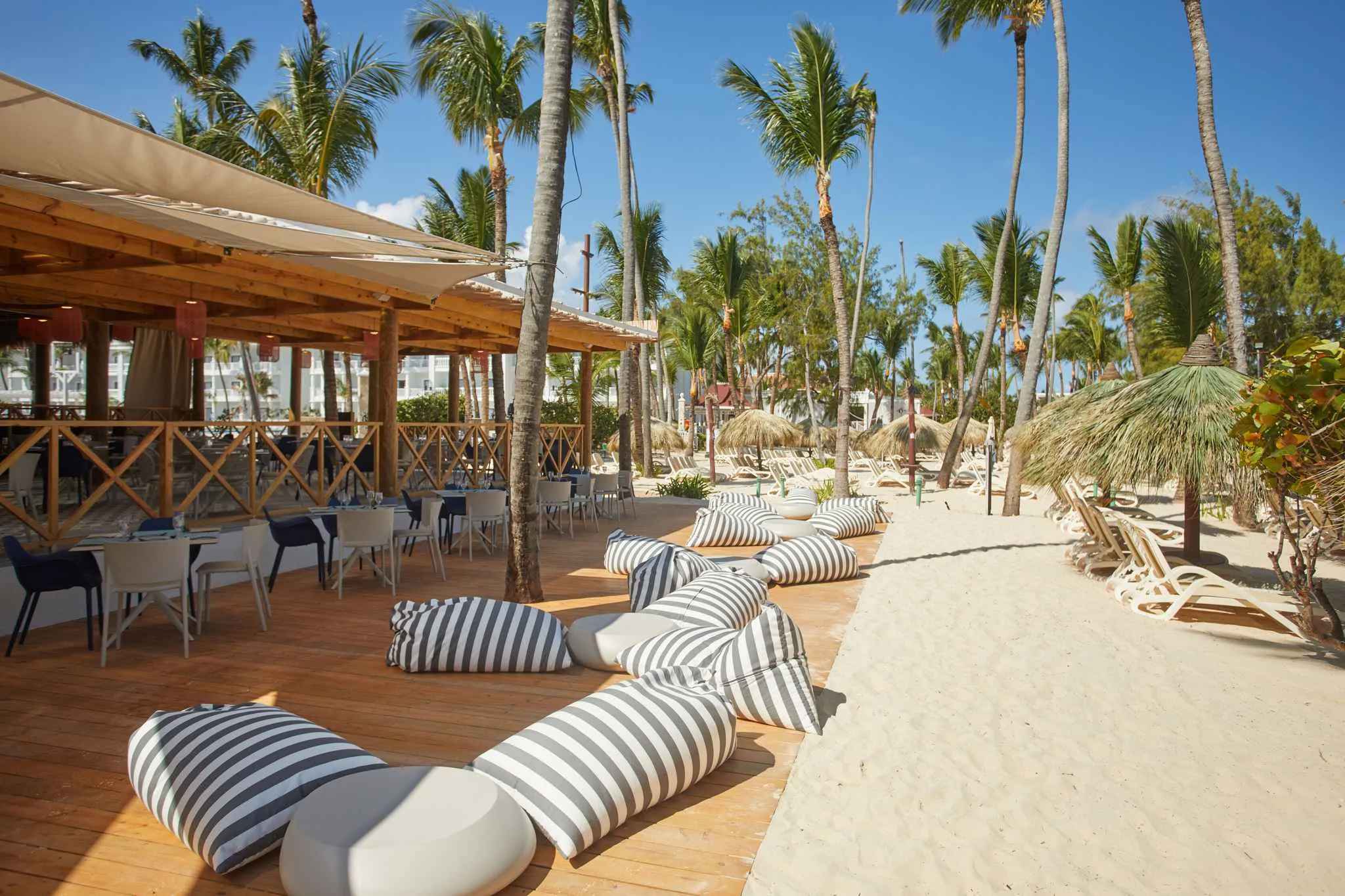 Bar am Strand des Hotels Bahia Principe Explore Esmeralda