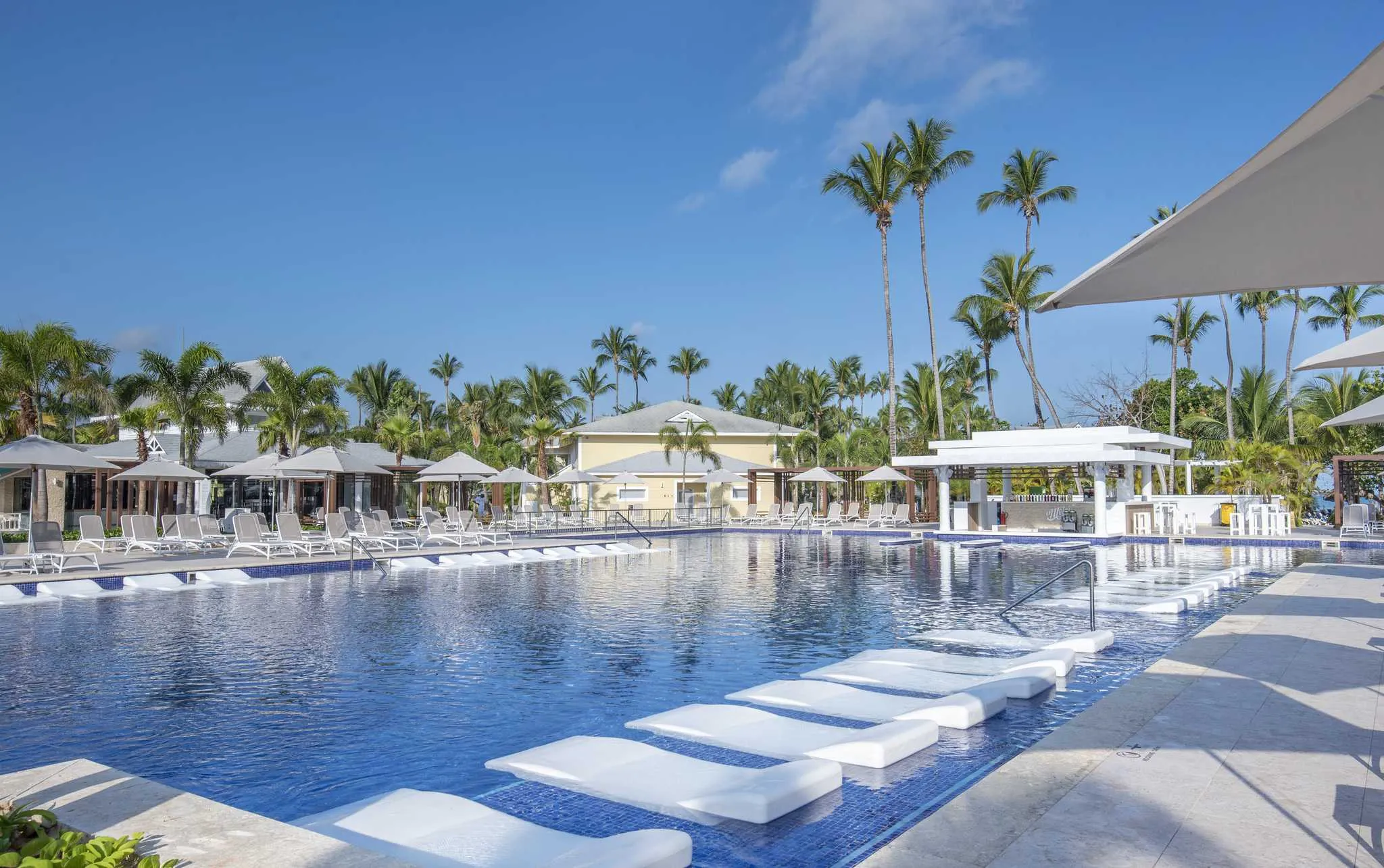 Cabecera Galeria Bahia Principe El Portillo Poolview  Desktop