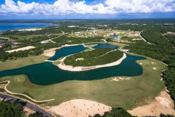 El placer del golf bajo el sol del caribe 